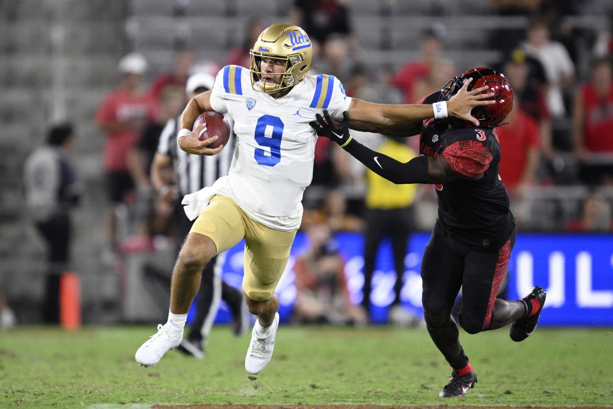 UCLA Football Starting QB Collin Schlee Departs Bruins Game Against