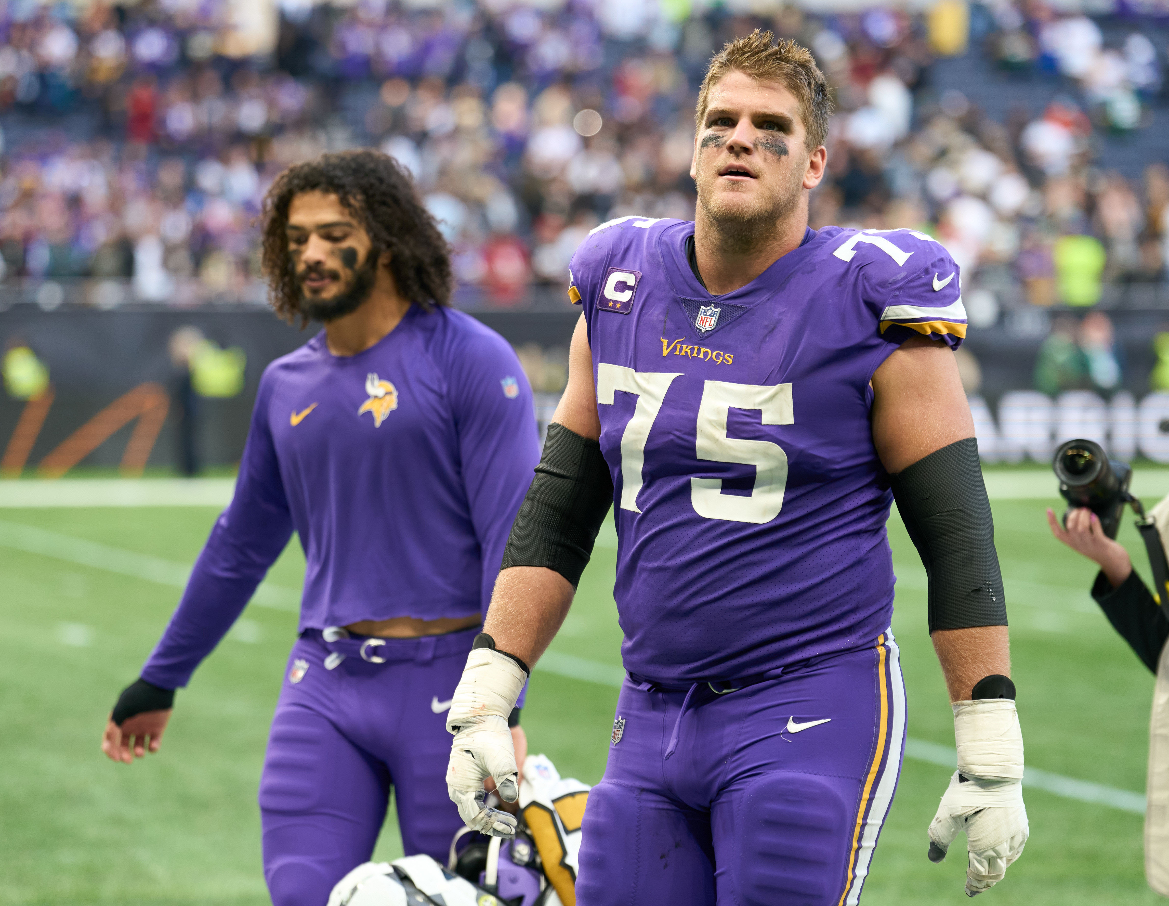 Vikings restructure Brian O'Neill's contract, create $1.5 million