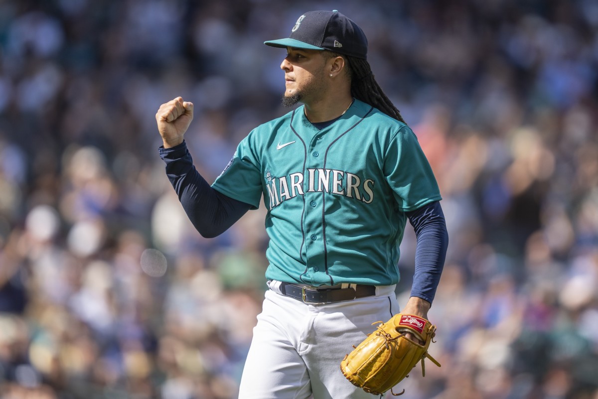 Castillo hurls six innings, Mariners beat Angels 3-2 to take series - CBS  Los Angeles