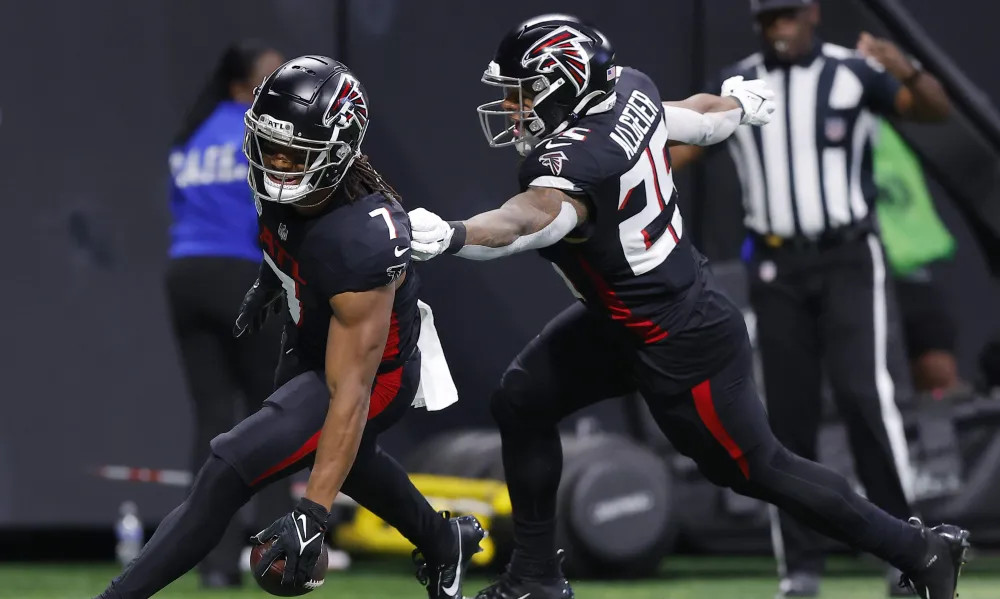 Atlanta Falcons: Falcons coach not worried about off-field issues at Super  Bowl