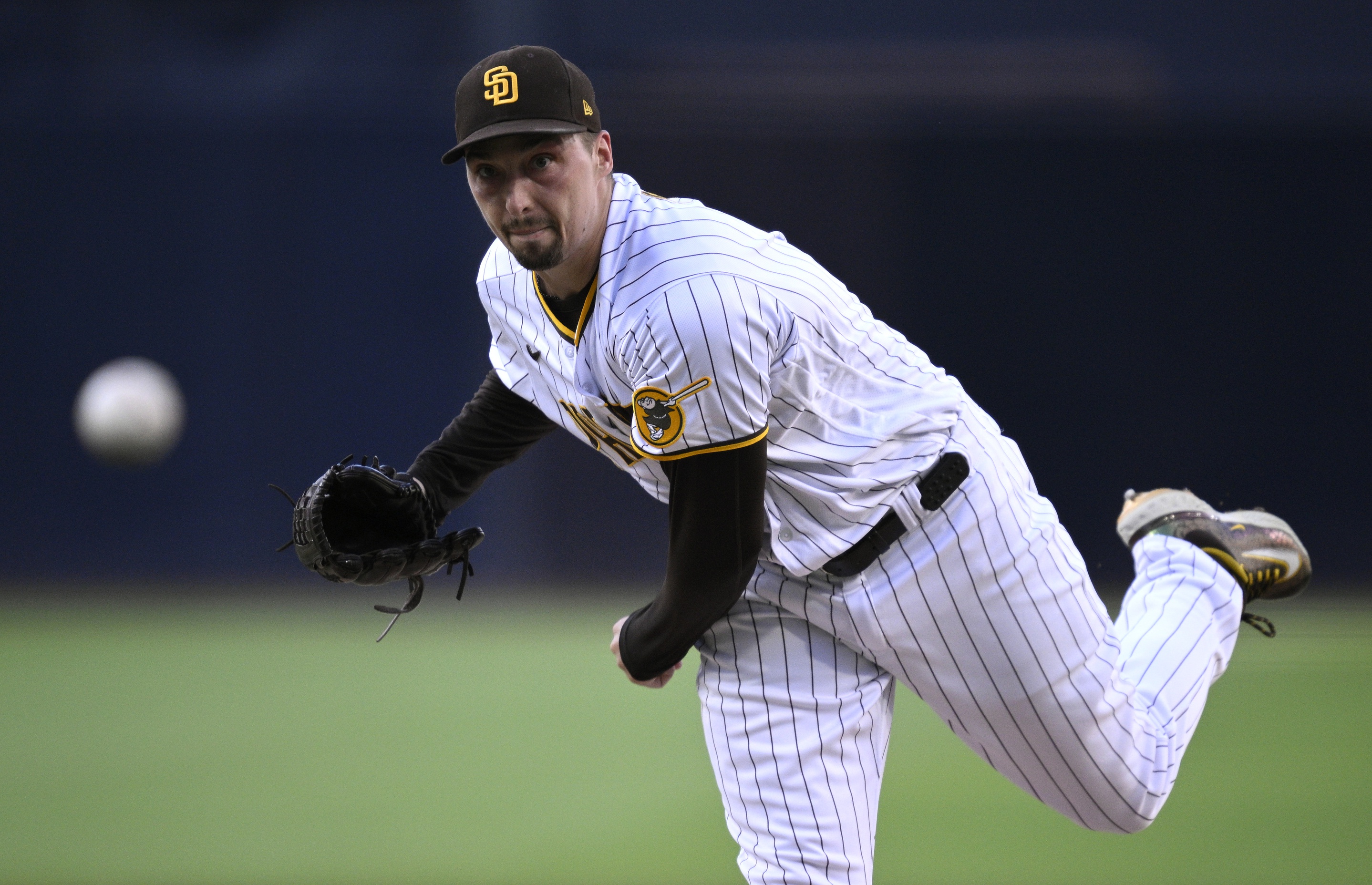 Who wins the NL Cy Young: San Diego Padres' Blake Snell or Cubs' Justin  Steele?