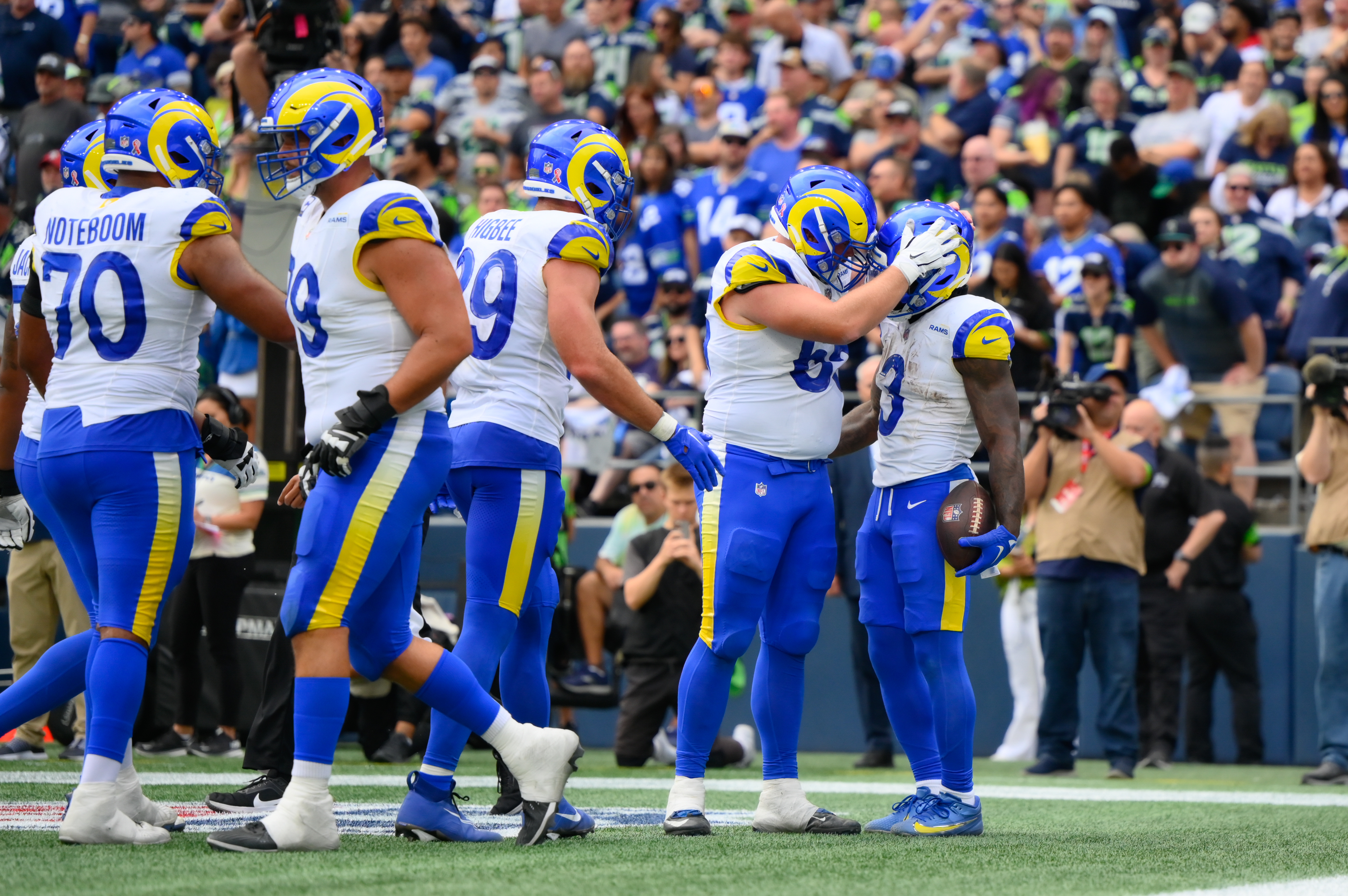 LOOK: Los Angeles Rams Reveal Week 2 Uniforms vs. San Francisco 49ers -  Sports Illustrated LA Rams News, Analysis and More