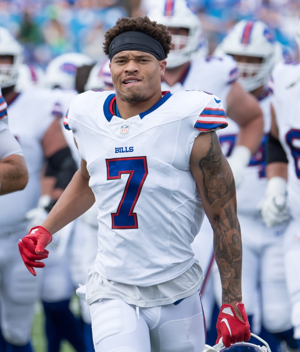 Buffalo Bills Taron Johnson Unsigned Hyping Crowd Up Photograph