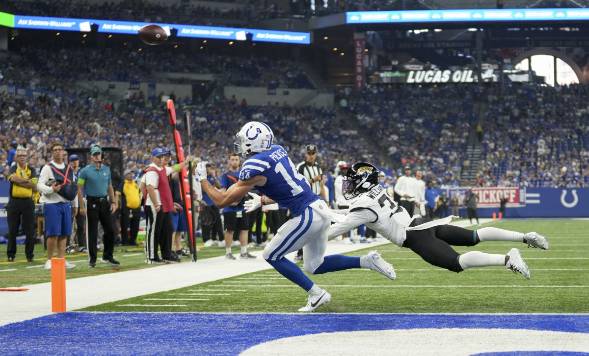 Indianapolis Colts fans enjoy Lucas Oil Stadium on week 3 home opener