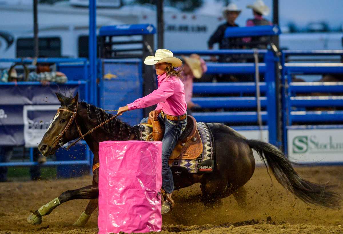 Barrel Racing in the BadlandsCircuit Finals Champions Sports