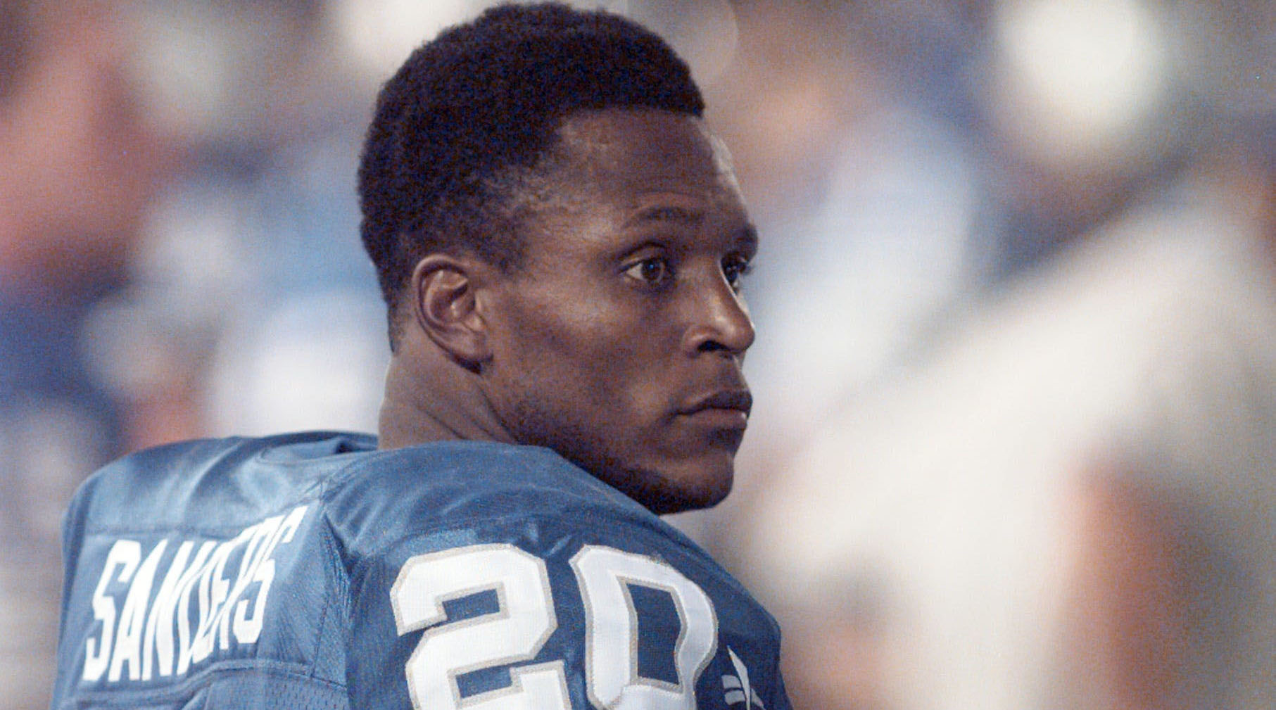 Lions to honor Hall of Famer Barry Sanders with statue