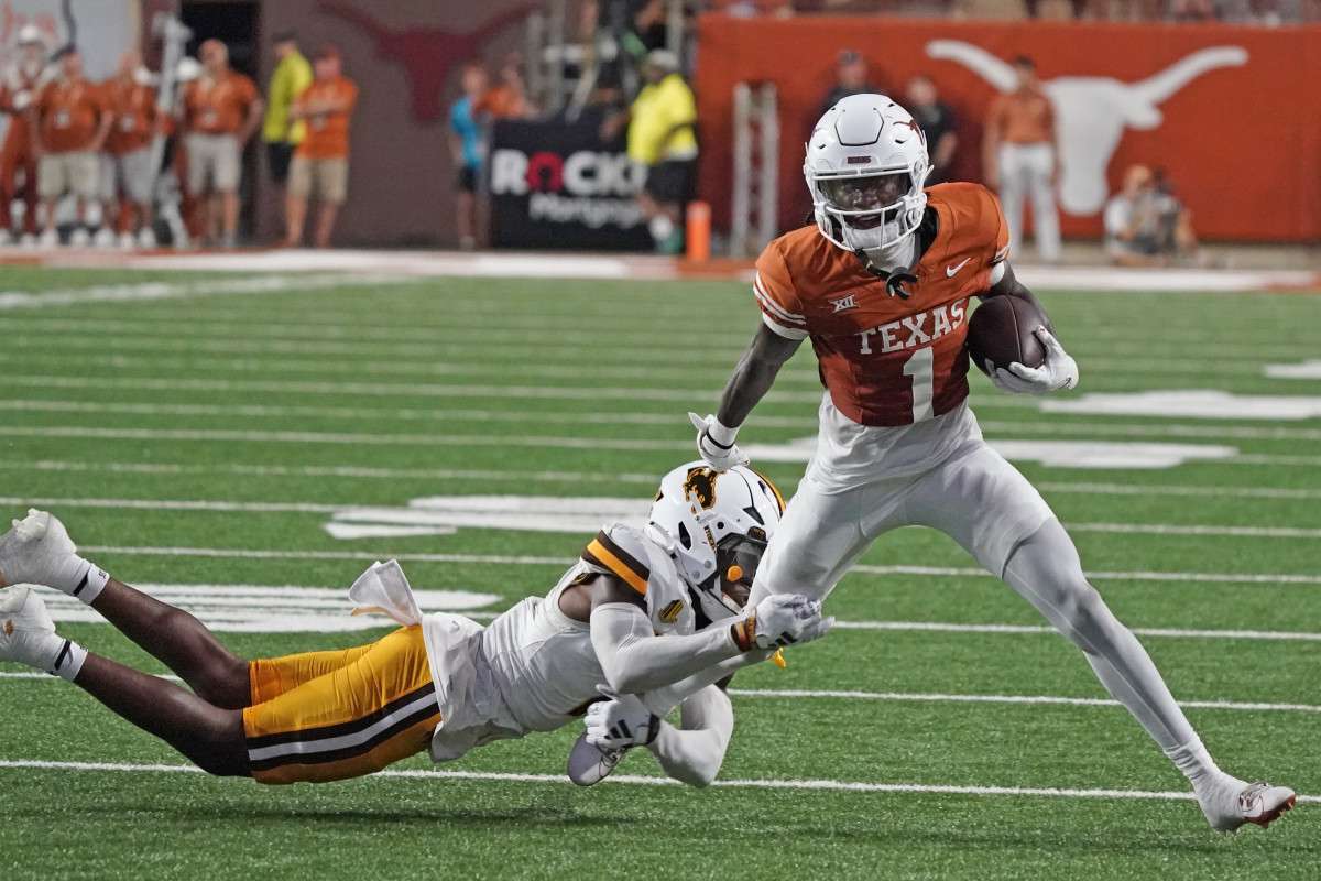 WATCH: Texas Longhorns WR Xavier Worthy Scores Much-Needed TD vs 