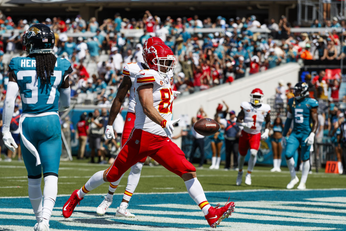 Kansas City Chiefs' Travis Kelce explains back injury, treatment