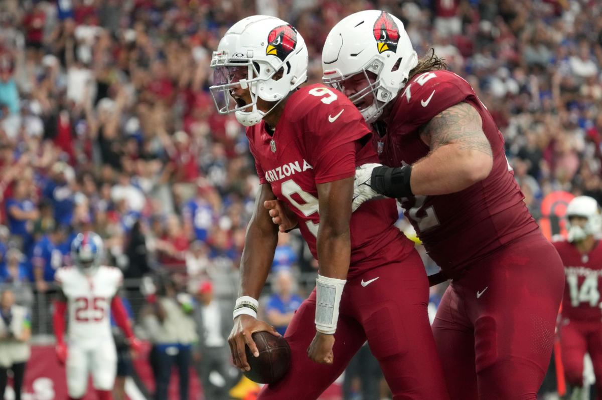 Arizona Cardinals quarterback Josh Dobbs helped extend the team's lead to 14-0 with a 23-yard touchdown run that got everybody fired up, including his own teammates. 
