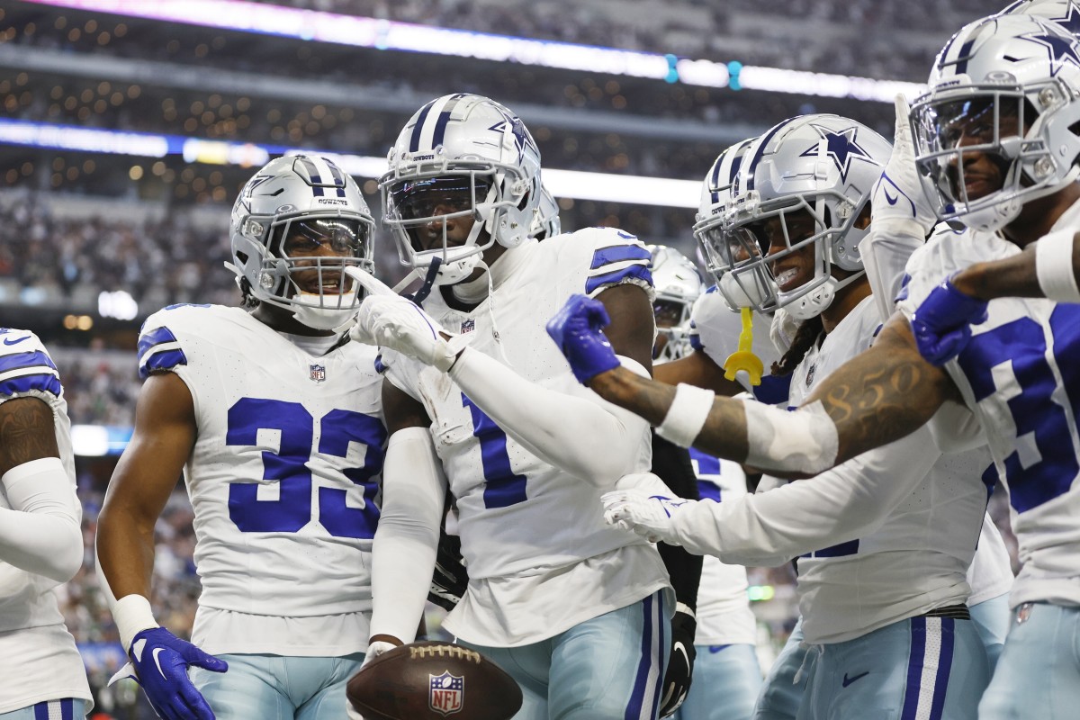 New York Giants Vs. Dallas Cowboys in Arlington at AT&T Stadium