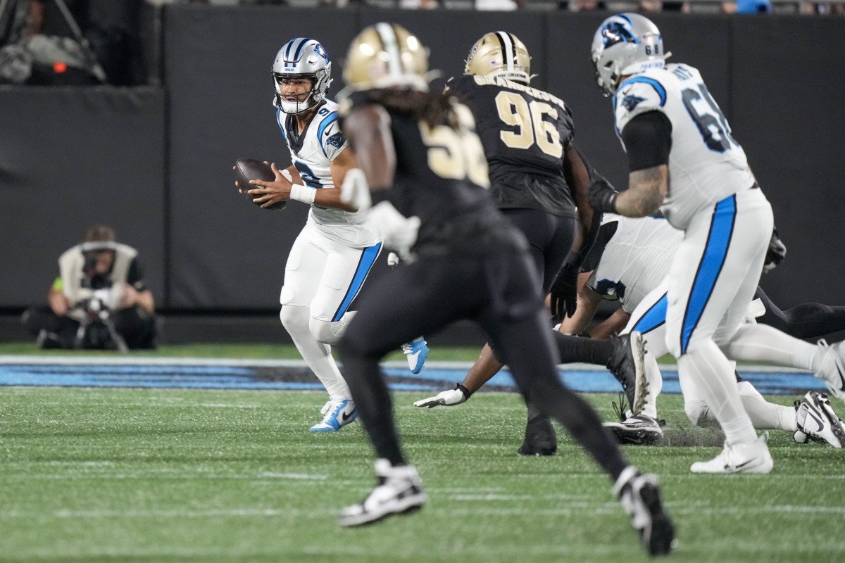 Derek Carr and spectacular one-handed catch from Chris Olave lead Saints to  20-17 win over Panthers on Monday Night Football