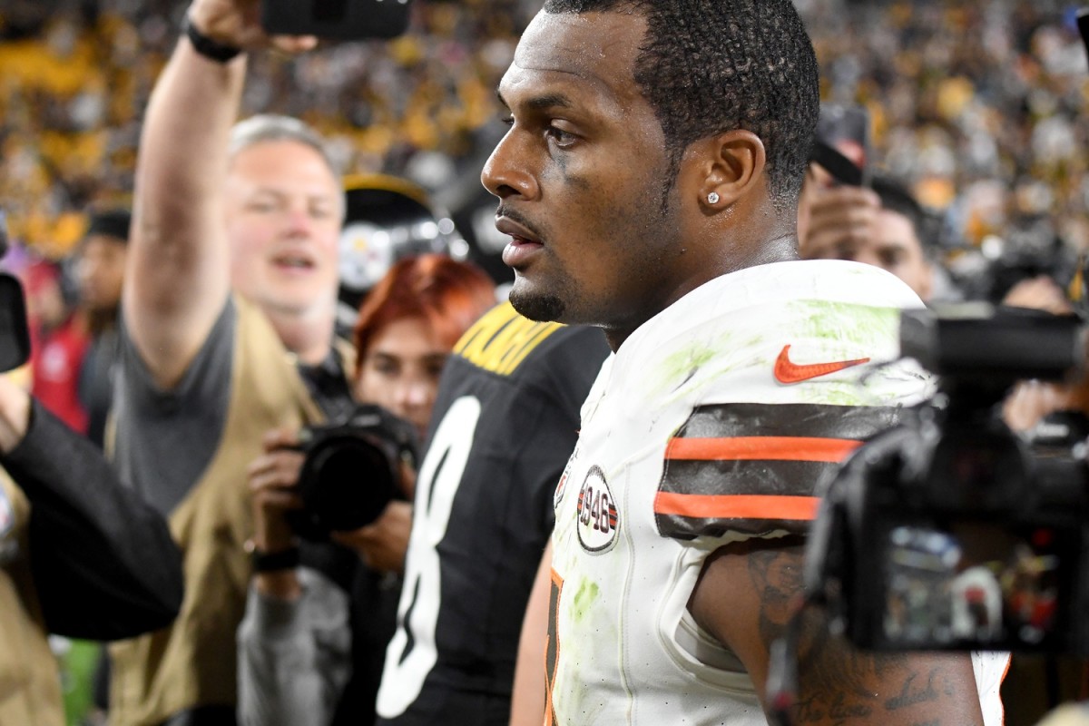 Browns QB Deshaun Watson sitting out with shoulder injury; rookie