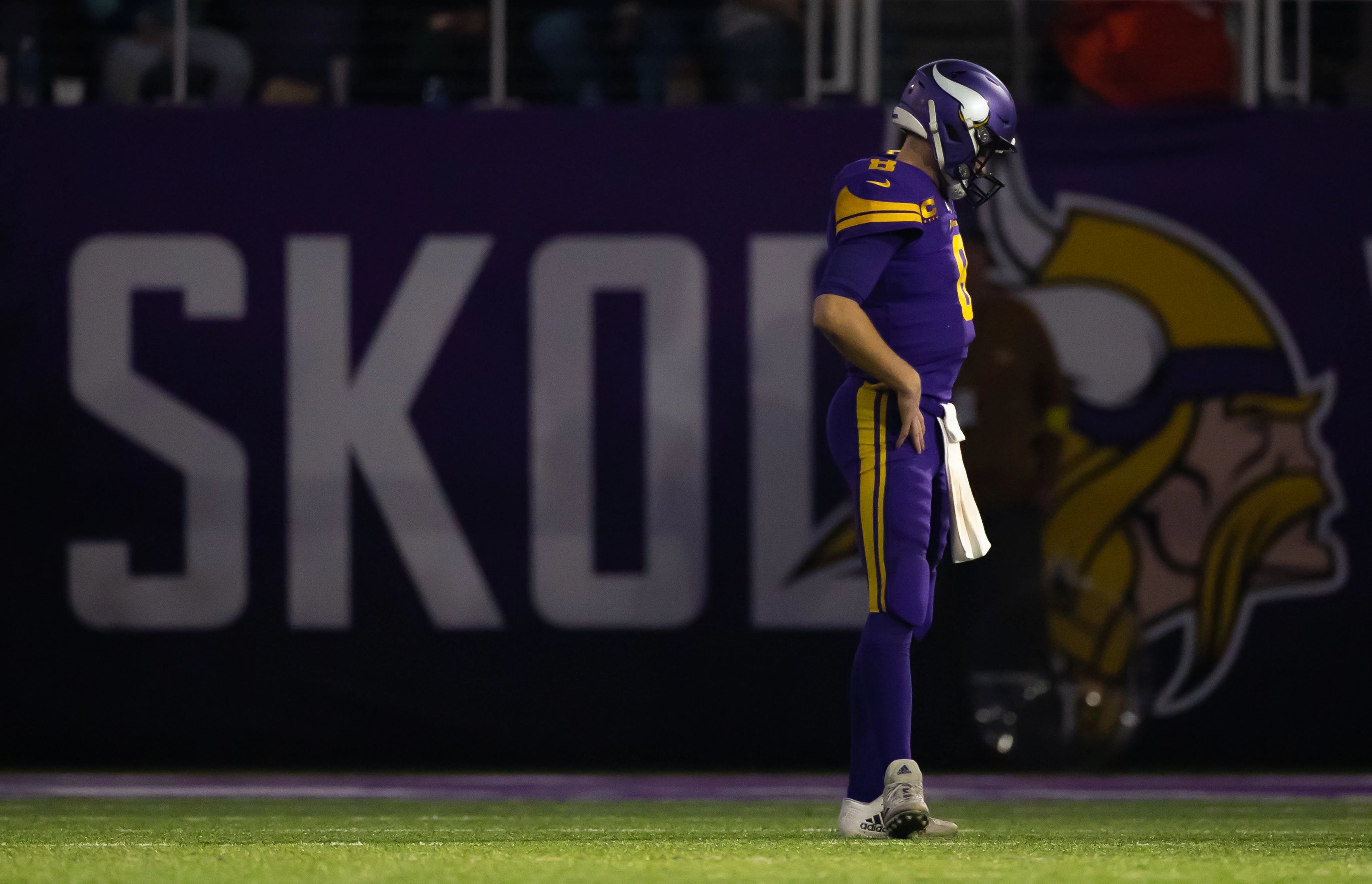 Vikings: Rob Gronkowski floats Kirk Cousins trade amid struggles