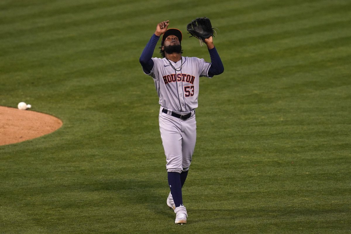 Houston Astros: Mauricio Dubon's walk-off keeps team in first place