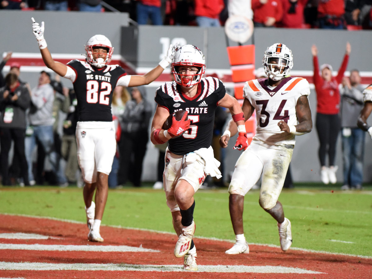 NC State vs. Virginia Prediction, CFB Picks & Odds: Friday, 9/22 on ESPN -  FanNation