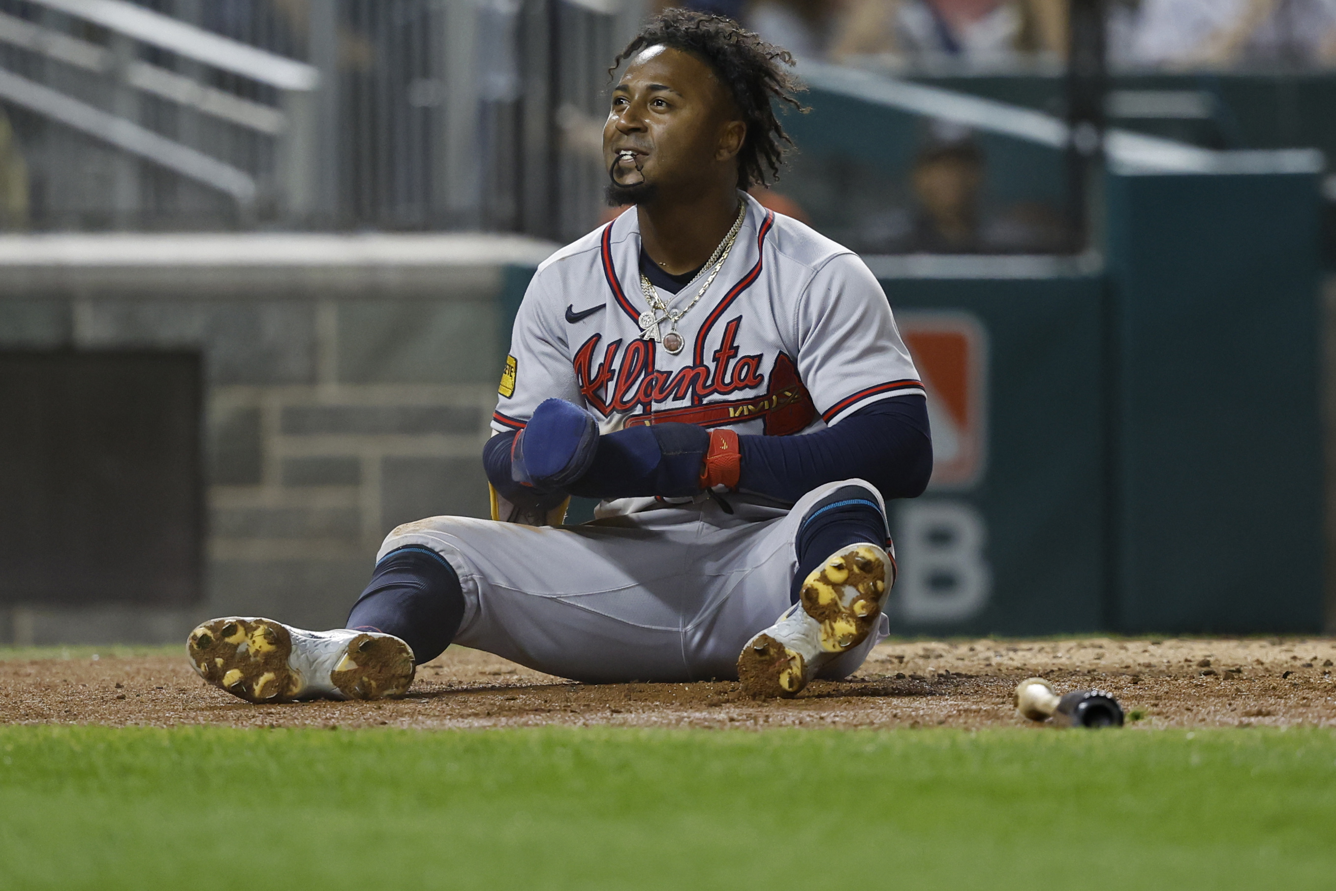 WASHINGTON, DC - SEPTEMBER 21: Atlanta Braves first baseman Matt Olsen (28)  connects for a home run during the Atlanta Braves versus Washington  Nationals MLB game at Nationals Park on September 21