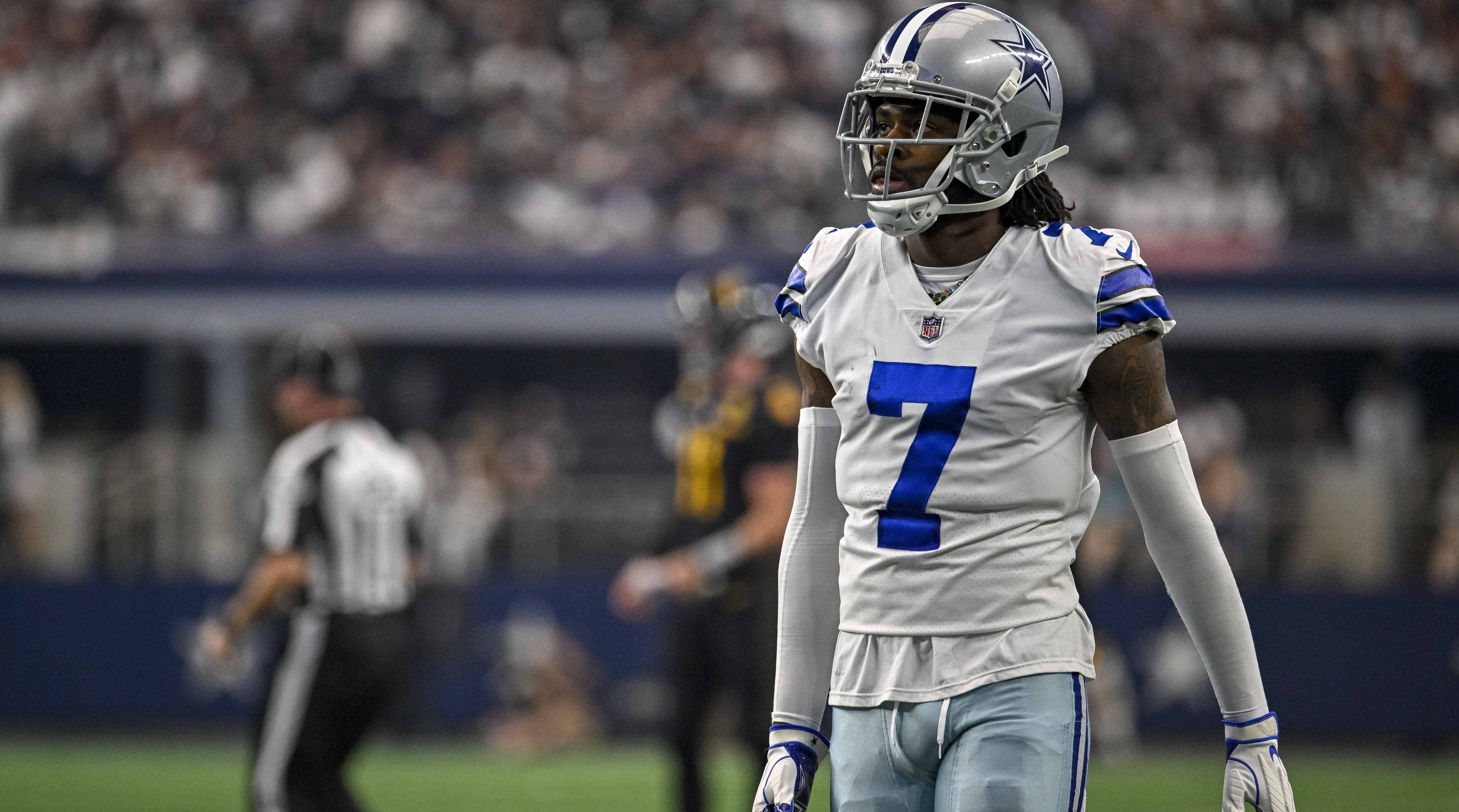 Cowboys CB Trevon Diggs suffers torn ACL in left knee