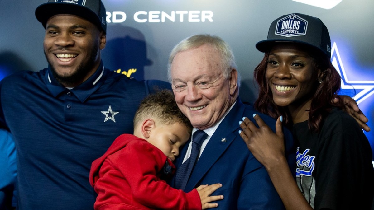 Micah Parsons and Jerry Jones