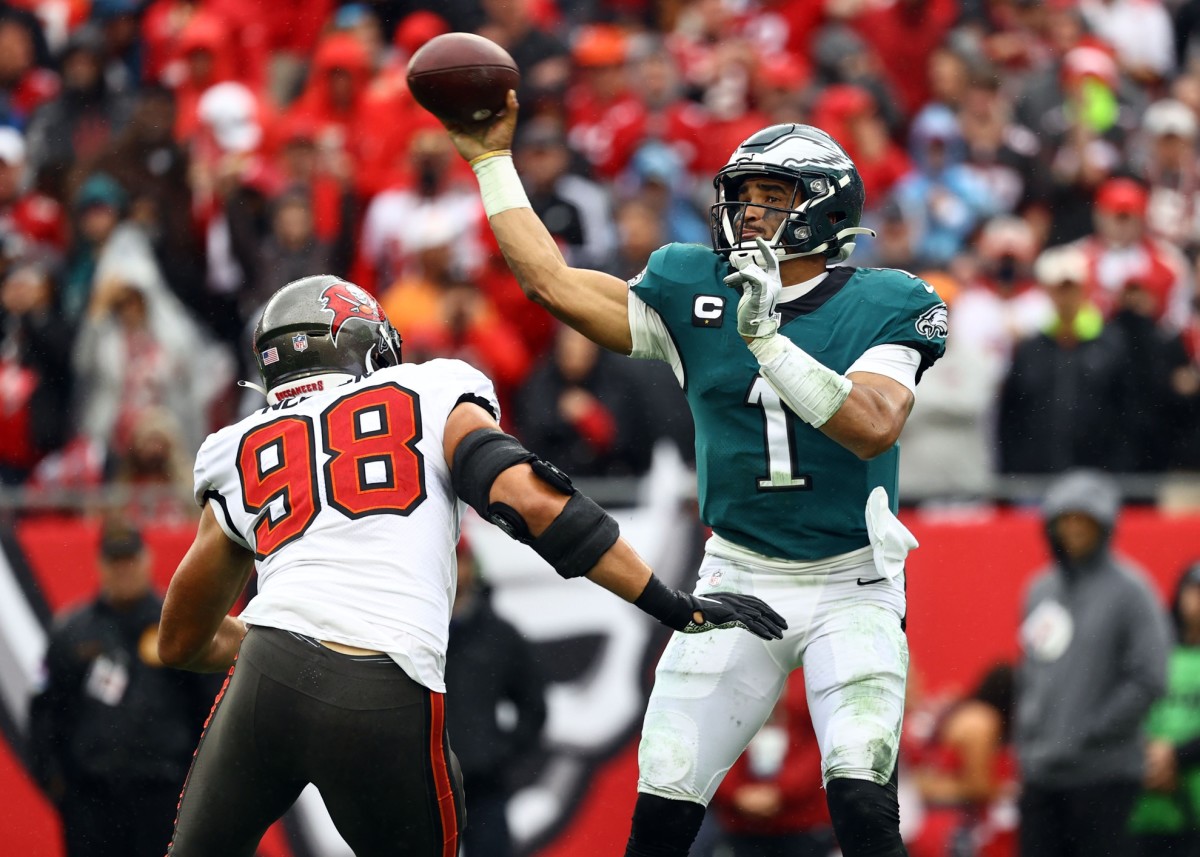 Eagles vs. Buccaneers: Odds, predictions, props and best bets