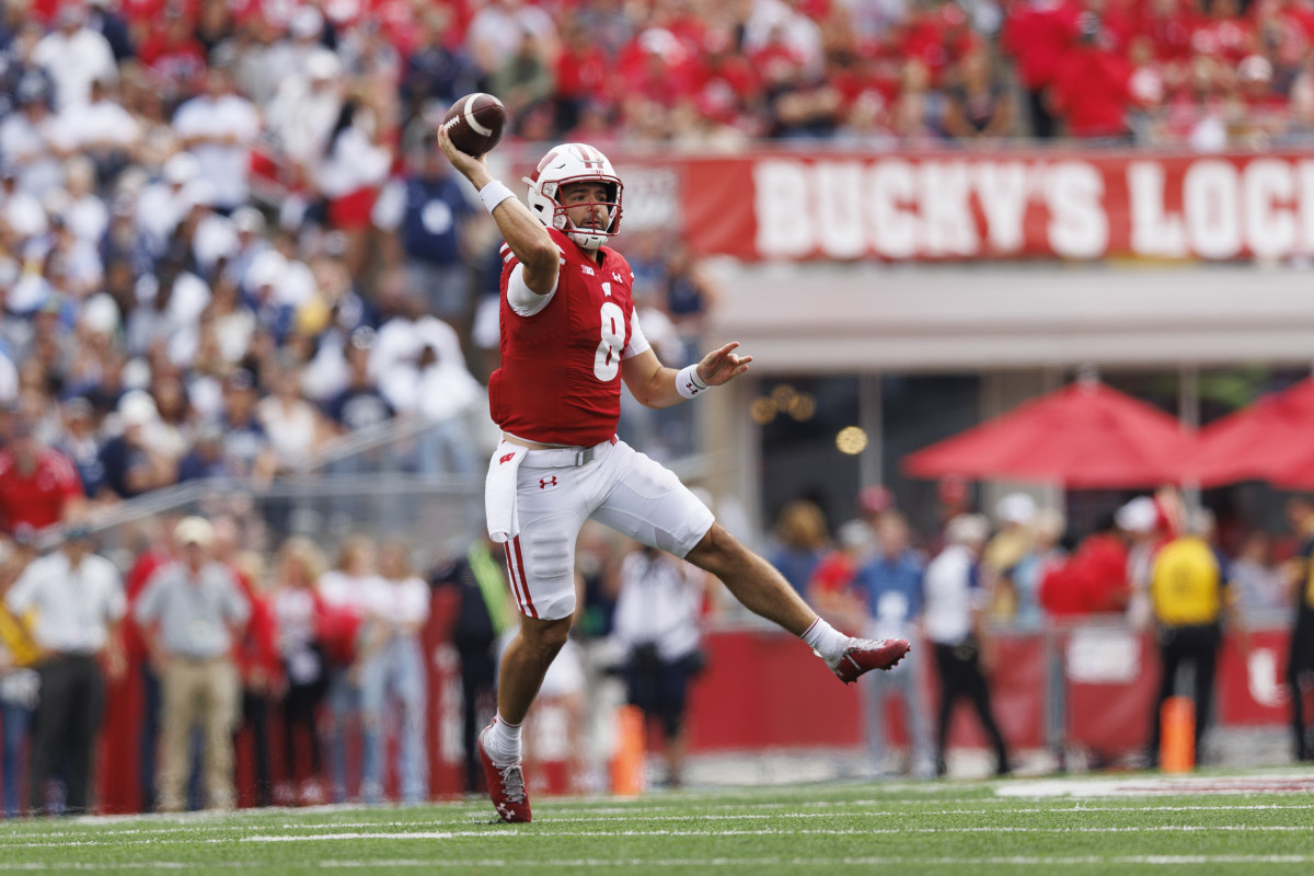 Wisconsin QB Tanner Mordecai already emerging as team leader