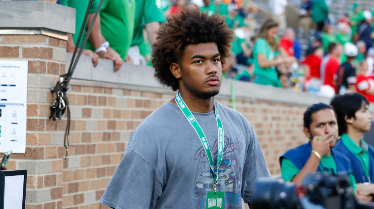 Notre Dame Makes Top Four List For Elite DE Christopher Burgess ...