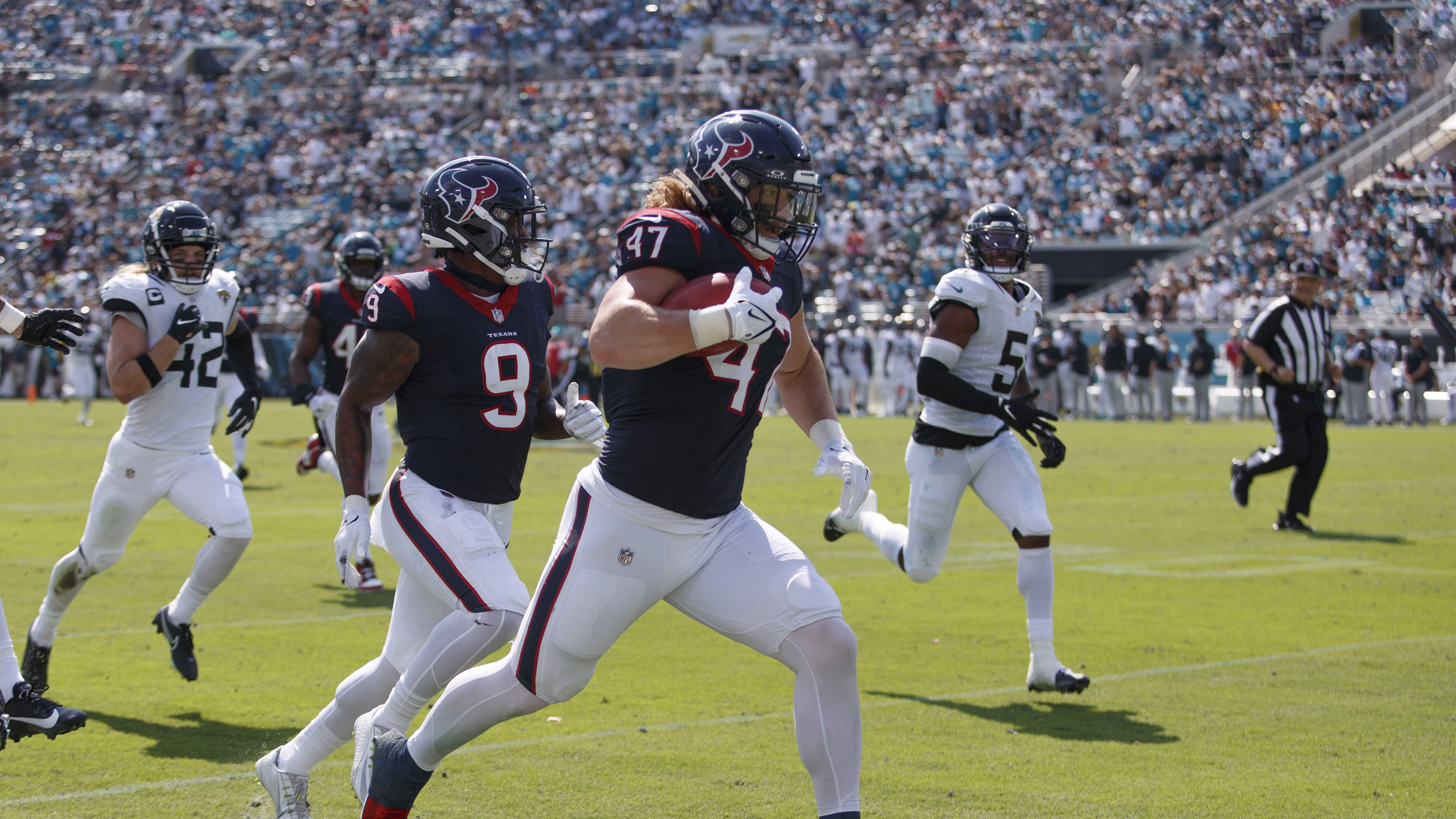 Texans FB Returned a Kickoff 85 Yards for Unlikeliest TD of NFL Season -  Sports Illustrated