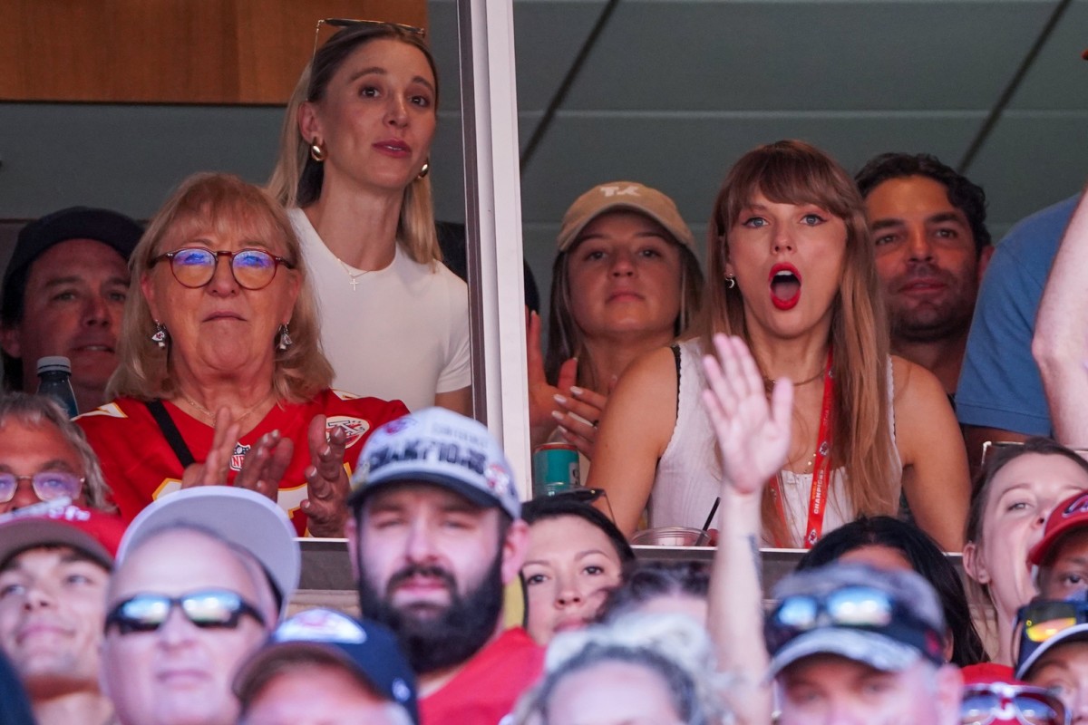 Travis Kelce Reacts to Having Taylor Swift at Chiefs vs. Jets Game