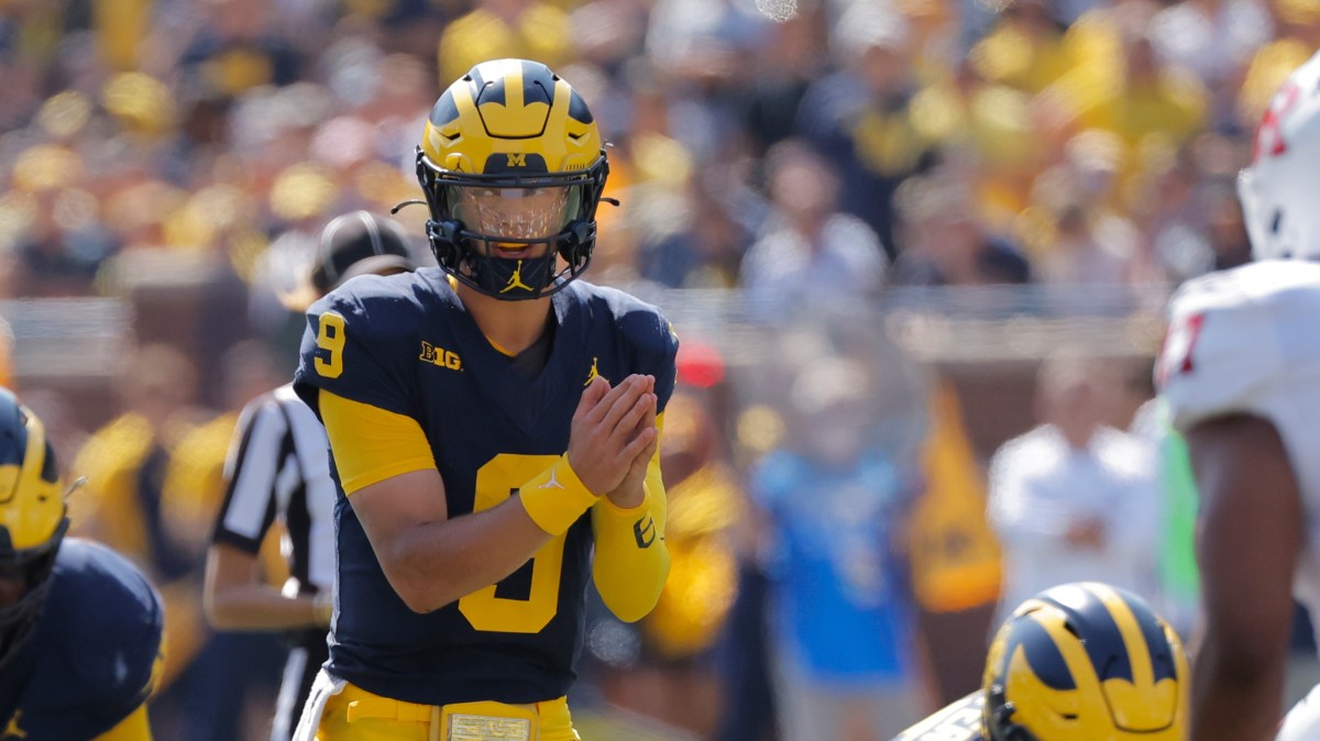 Michigan quarterback J.J. McCarthy awaits a snap against Rutgers.