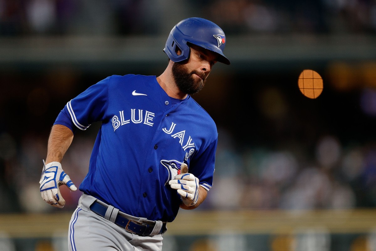 Brandon Belt Injury Update: Blue Jays veteran slugger added to IL