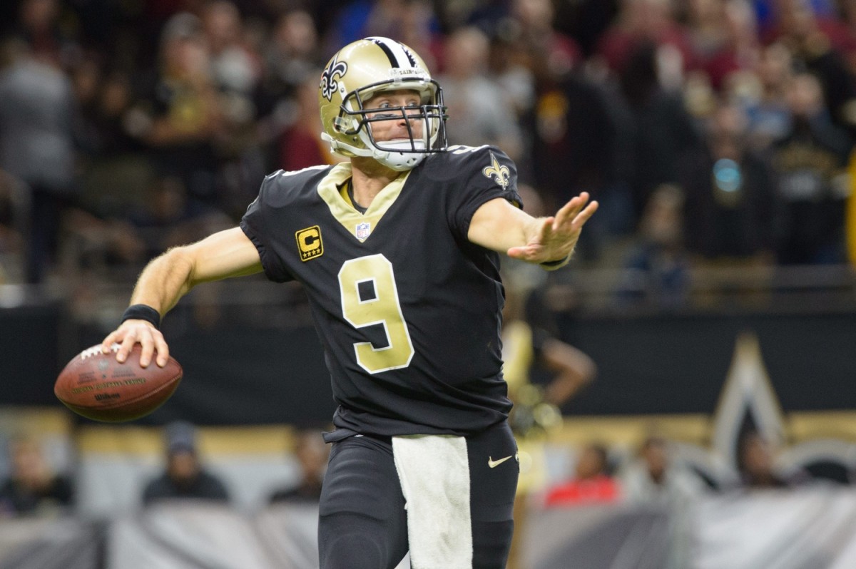 Nov. 19, 2017; New Orleans Saints quarterback Drew Brees throws a pass against the Washington Redskins. 