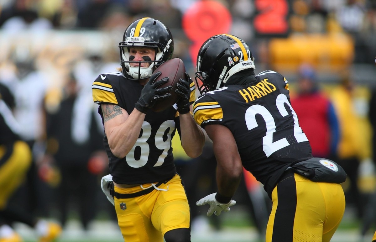 Pittsburgh Steelers wide receiver Gunner Olszewski (89) catches a