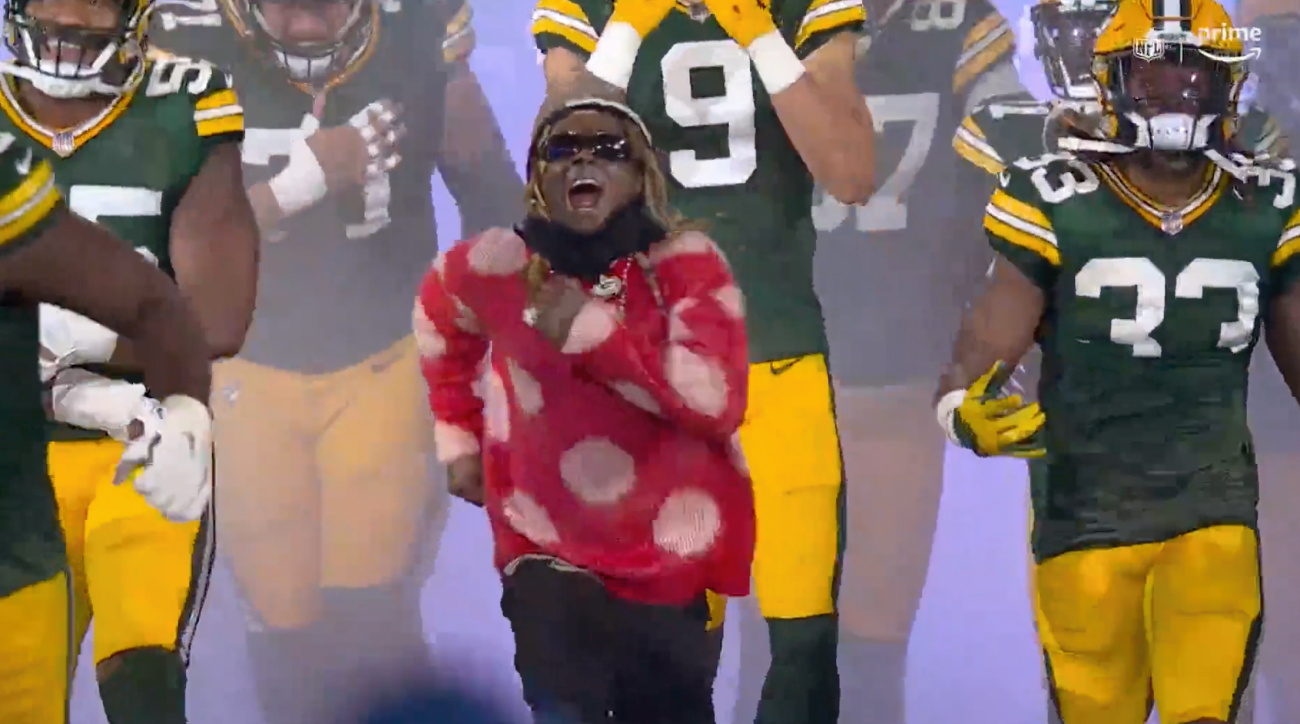 See Lil Wayne Lead Packers Out The Tunnel Before Lions Game