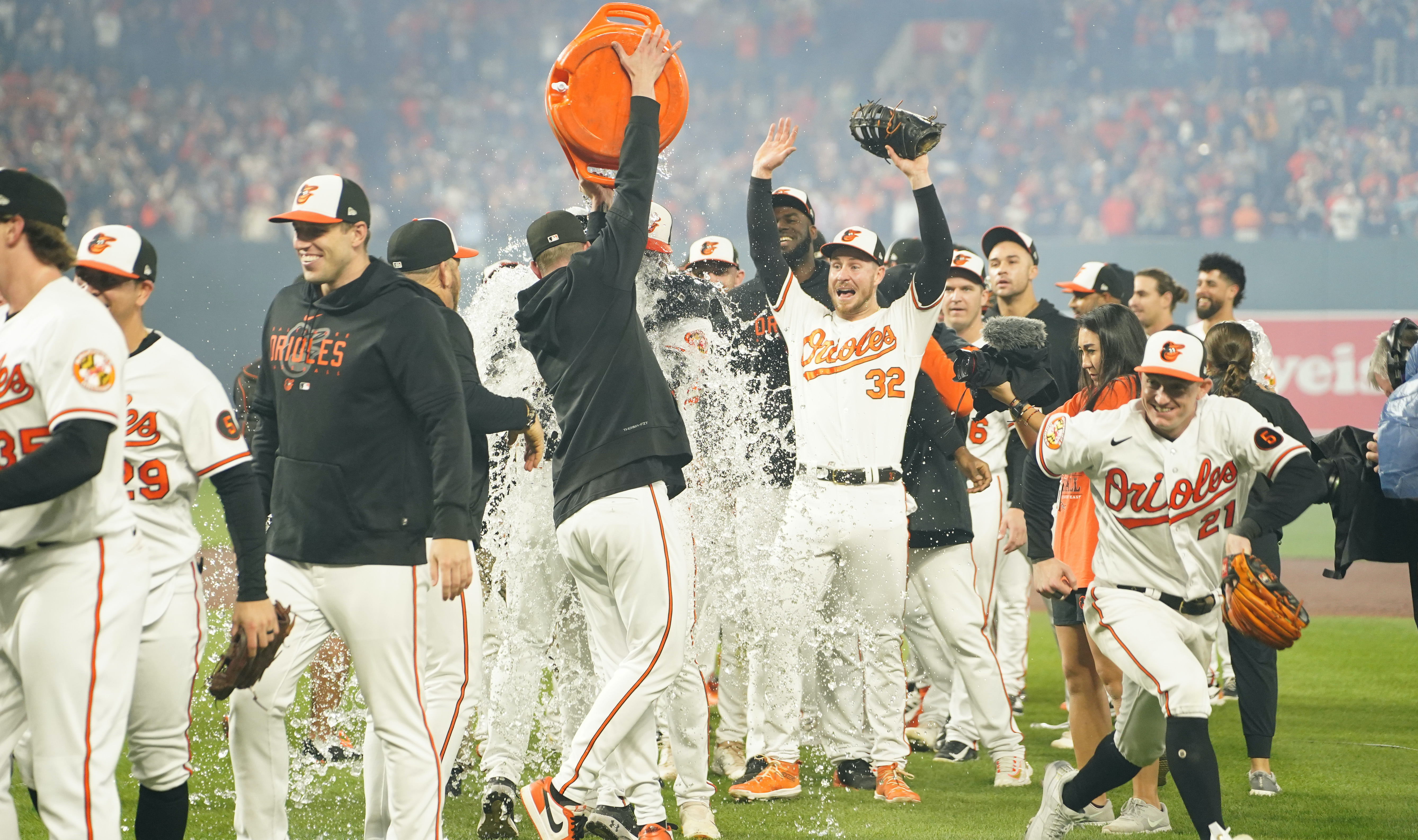 Baltimore Orioles win AL East and 100th game of 2023 season