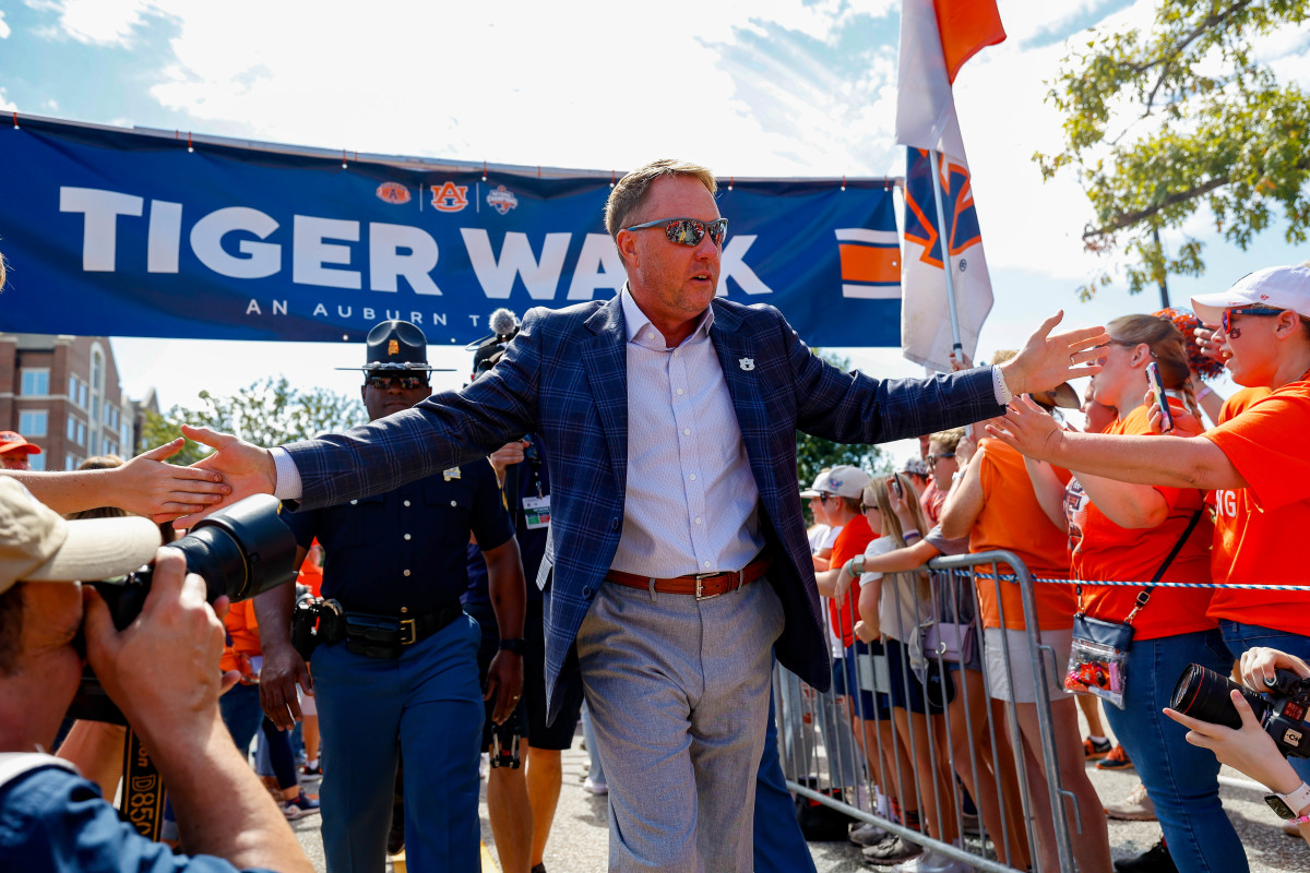 Hugh Freeze during Tiger Walk before Auburn vs Georgia. Eric Starling/Auburn Daily