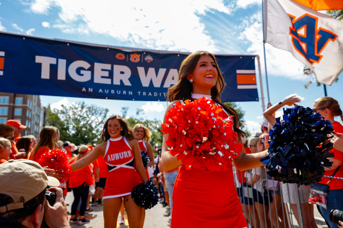 Auburn Tigers Tiger Walk before Auburn vs Georgia. Eric Starling/Auburn Daily