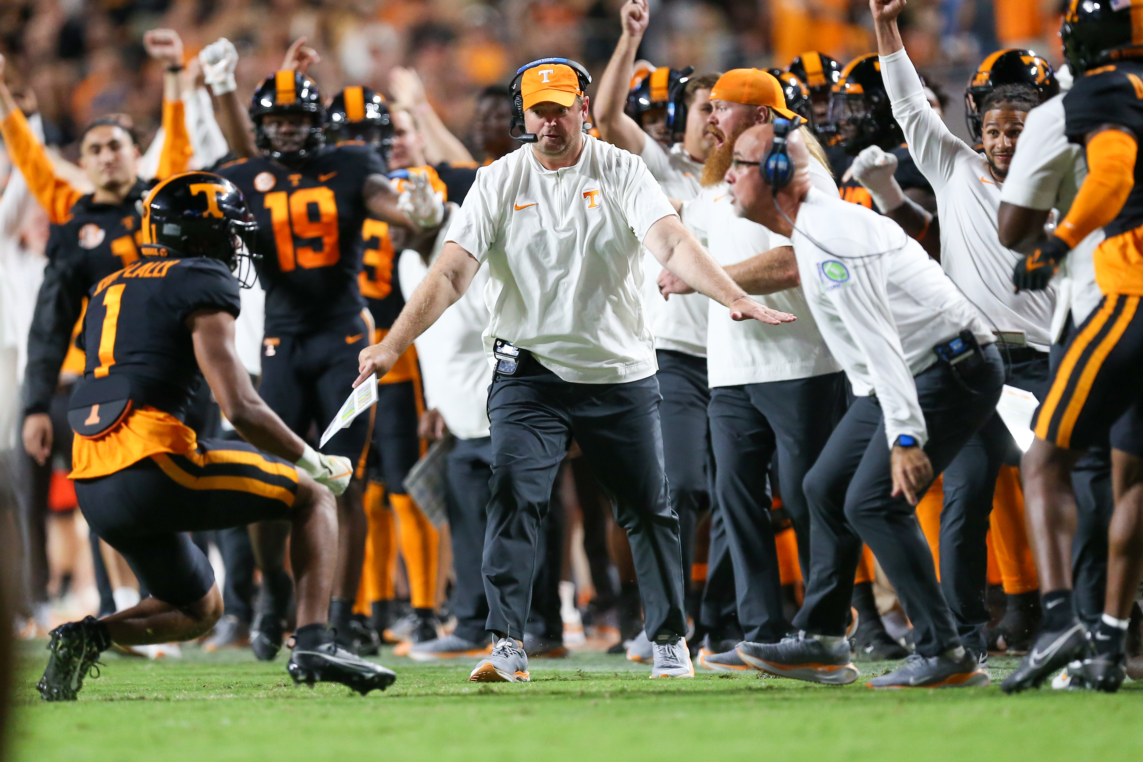 Tennessee Football Rebuffs South Carolina, Gets First SEC Win - Sports ...