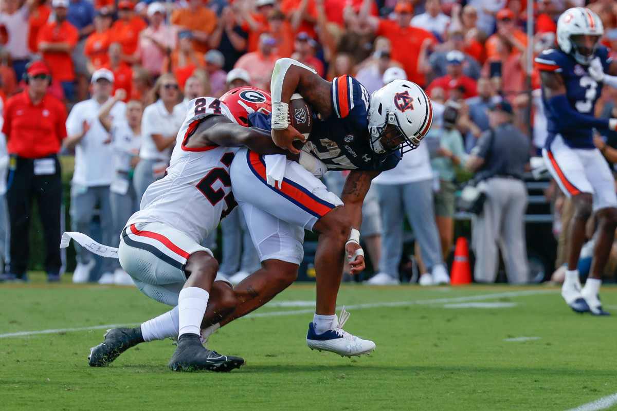 Jarquez Hunter vs Georgia Eric Starling/Auburn Daily 