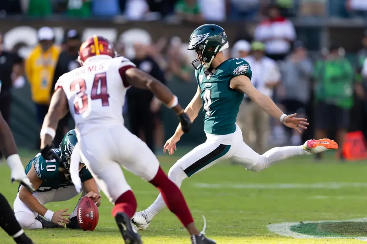 Philadelphia Eagles K Jake Elliott: More Automatic Than 'Tush Push'? -  Sports Illustrated Philadelphia Eagles News, Analysis and More