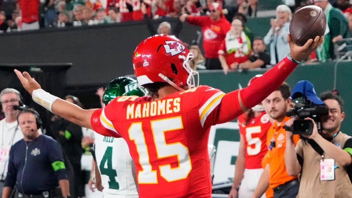 Patrick Mahomes' Late Slide Costs Chiefs Bettors Millions Against