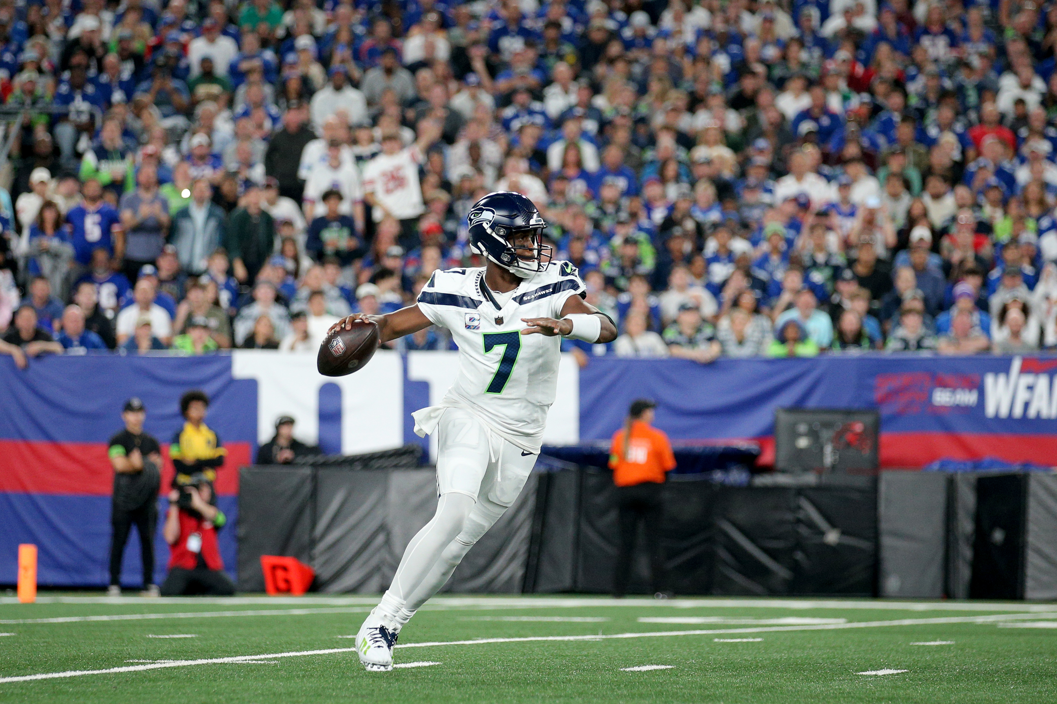 Seattle Seahawks Blowout New York Giants Thanks To Elite Defensive Showing  - Sports Illustrated Seattle Seahawks News, Analysis and More