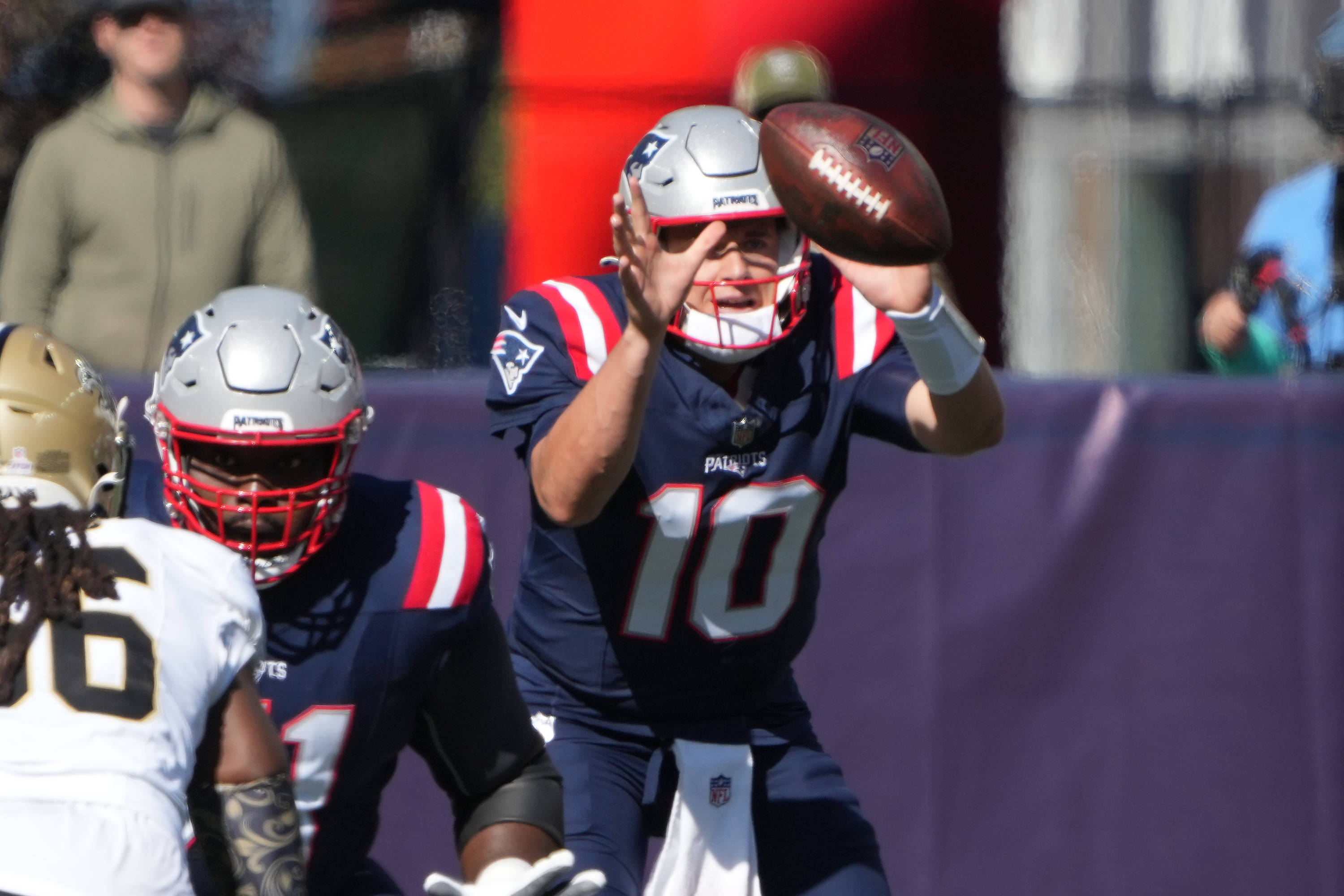 New England Patriots vs. Philadelphia Eagles: TV, Odds, Injury Update -  Sports Illustrated New England Patriots News, Analysis and More