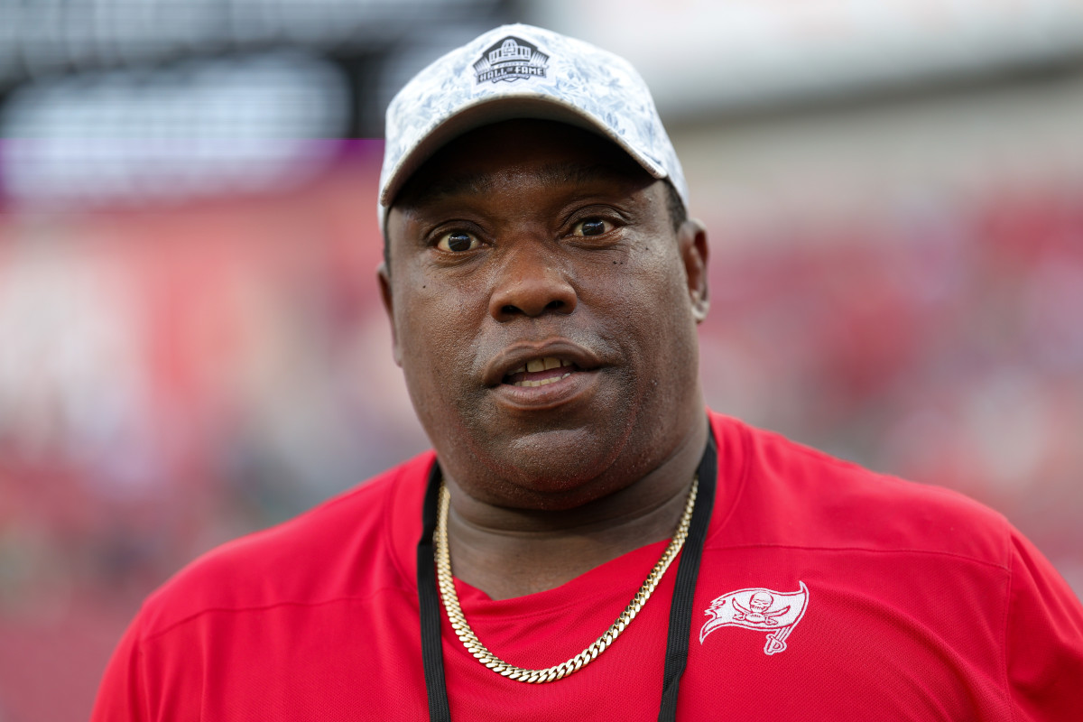 Warren Sapp and Keyshawn Johnson reminisce about playing together on the  Bucs