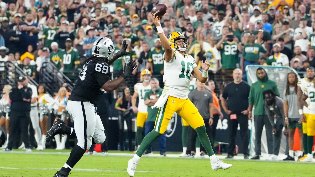 Packers' Jordan Love throws TD pass to Christian Watson on first