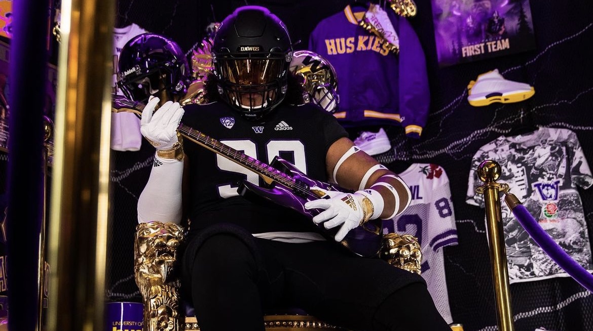 Tinae Leaves UW Football Team, Further Eroding 2021 Recruiting