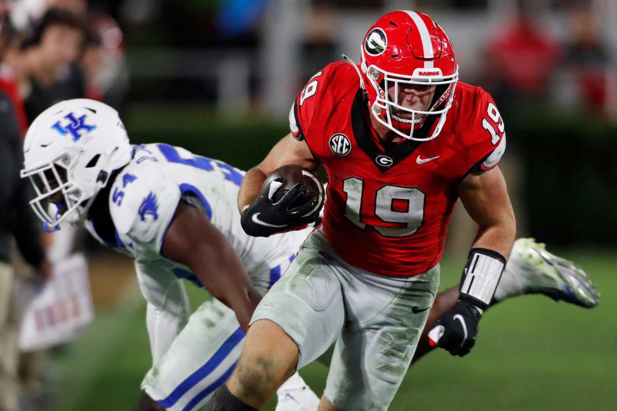 Brock Bowers is Already the Best Tight End in History for Georgia Football  - Sports Illustrated Georgia Bulldogs News, Analysis and More