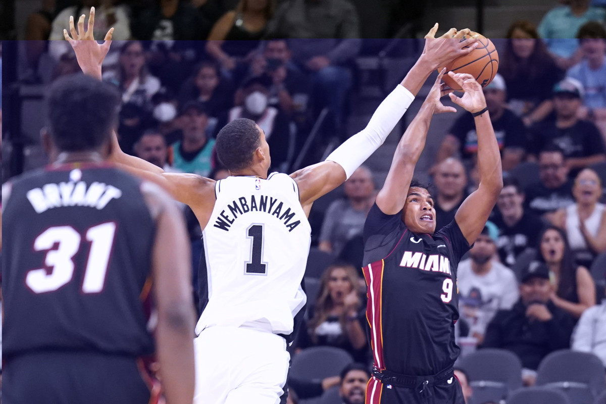 In San Antonio, Spurs Beat The Heat Twice In One Game