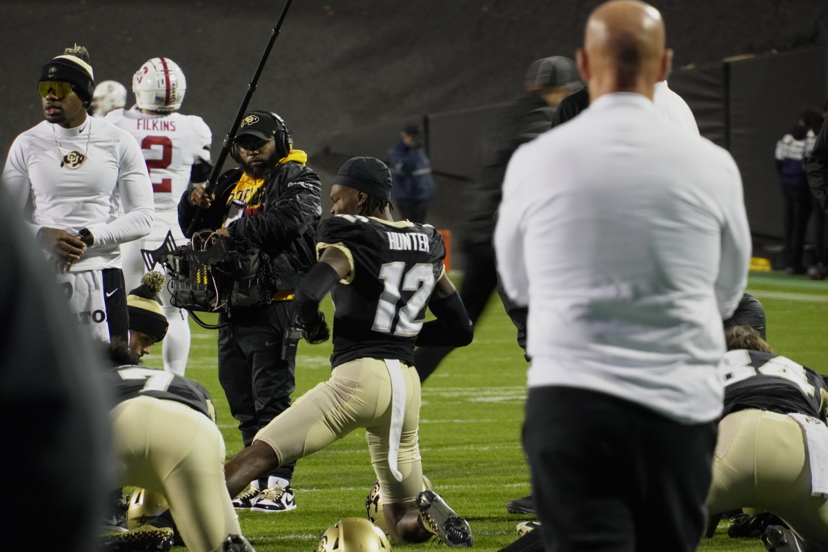 Travis Hunter in pregame vs. Stanford