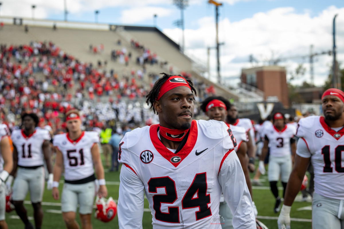 Malaki Starks exits their matchup vs Vanderbilt / Photo Brooks Austin