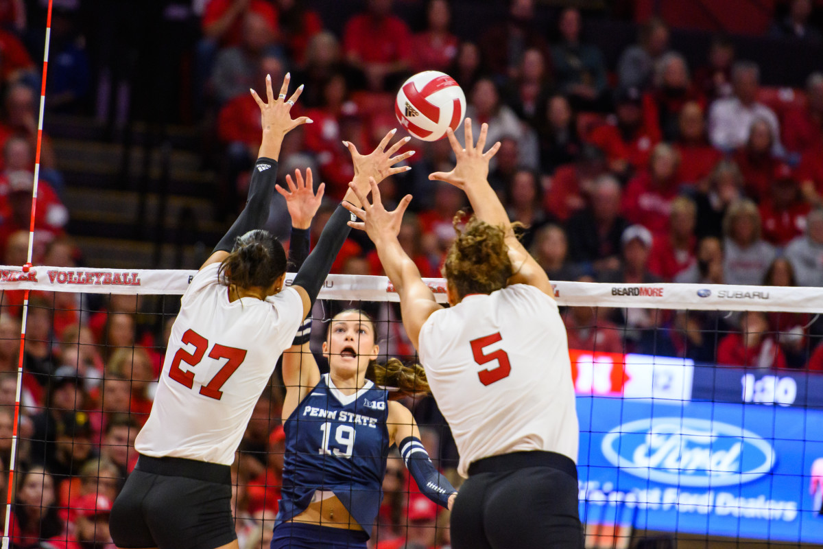 06_Harper Murray, Bekka Allick_VB vs Penn State 1014