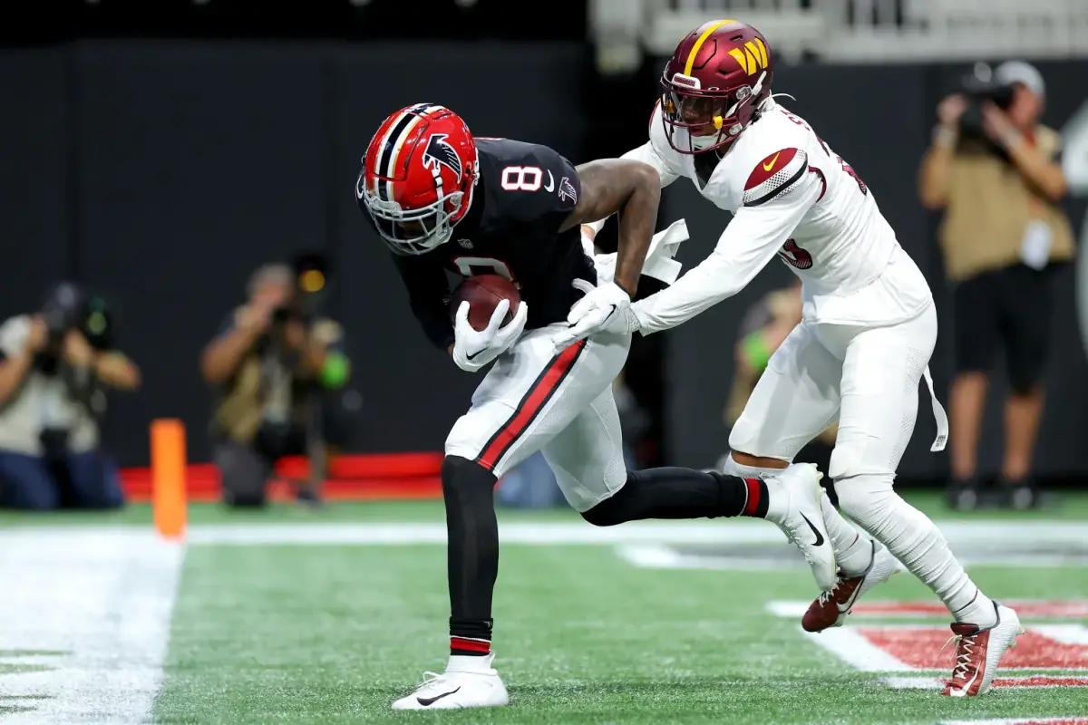 Atlanta Falcons tight end Kyle Pitts caught the team's first touchdown of the game from quarterback Desmond Ridder on the opening drive.